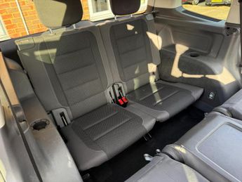 Volkswagen Touran 1.6 TDI BlueMotion Tech SE DSG Euro 5 (s/s) 5dr