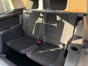 Volkswagen Touran 1.6 TDI BlueMotion Tech SE DSG Euro 5 (s/s) 5dr