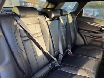 Land Rover Range Rover Evoque 1.5 P300e 12.2kWh R-Dynamic SE Auto 4WD Euro 6 (s/s) 5dr