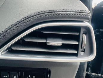 Jaguar F-PACE 2.0 D180 Portfolio Auto AWD Euro 6 (s/s) 5dr