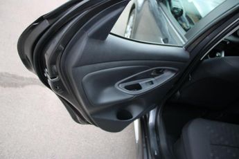 Toyota Yaris 1.5 VVT-h Icon E-CVT Euro 6 (s/s) 5dr