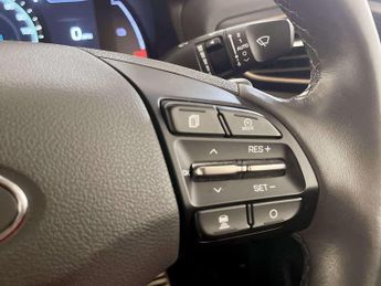 Hyundai IONIQ 28kWh Premium SE Hatchback 5dr Electric Auto (120 ps)