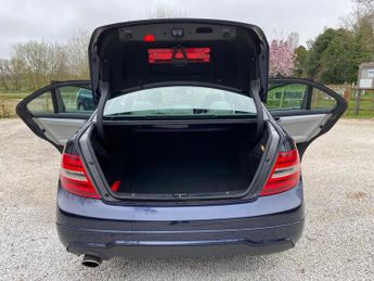 Mercedes-Benz C Class 2.1 C220 CDI BlueEfficiency Sport G-Tronic+ Euro 5 (s/s) 4dr