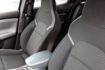 Nissan Juke 1.0 DiG-T 114 N-Connecta 5dr DCT
