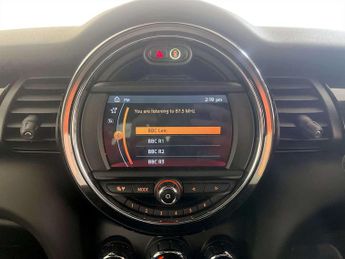 MINI Electric Hatch Cooper SE 32.6kWh Level 2 Hatchback 3dr Electric Auto (184 ps)