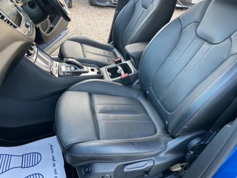 Vauxhall Grandland X 1.6 13.2kWh Elite Nav Auto 4WD Euro 6 (s/s) 5dr Hybrid4