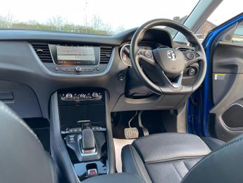 Vauxhall Grandland X 1.6 13.2kWh Elite Nav Auto 4WD Euro 6 (s/s) 5dr Hybrid4