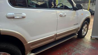 Ford Explorer 4.6 V8 EDDIE BAUER EDI 7 SEATS