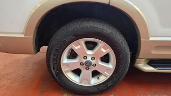 Ford Explorer 4.6 V8 EDDIE BAUER EDI 7 SEATS