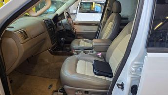 Ford Explorer 4.6 V8 EDDIE BAUER EDI 7 SEATS