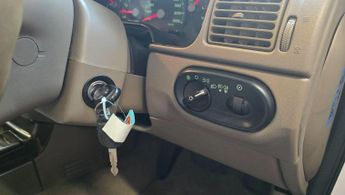 Ford Explorer 4.6 V8 EDDIE BAUER EDI 7 SEATS