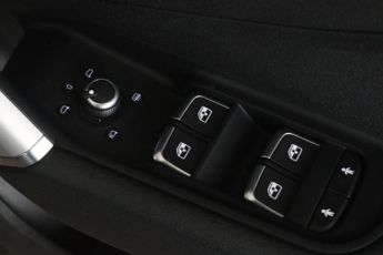 Audi Q2 1.0 TFSI 30 Technik Euro 6 (s/s) 5dr