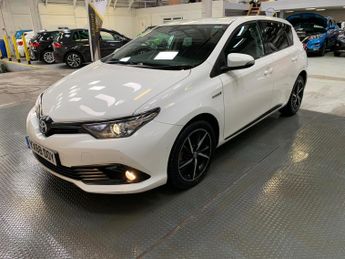 Toyota Auris 1.8 VVT-h Design CVT Euro 6 (s/s) 5dr