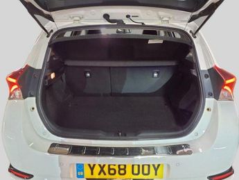 Toyota Auris 1.8 VVT-h Design CVT Euro 6 (s/s) 5dr
