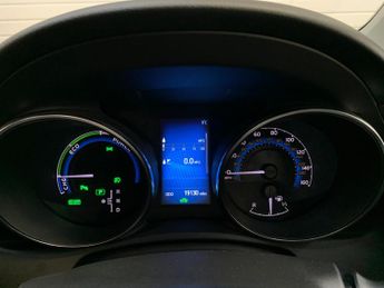 Toyota Auris 1.8 VVT-h Design CVT Euro 6 (s/s) 5dr
