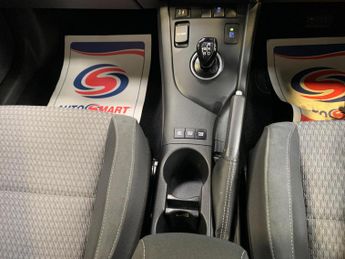 Toyota Auris 1.8 VVT-h Design CVT Euro 6 (s/s) 5dr