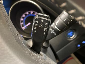Toyota Auris 1.8 VVT-h Design CVT Euro 6 (s/s) 5dr