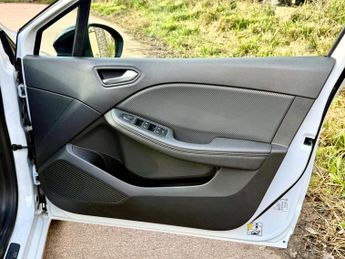 Renault Clio 1.6 E-TECH E-Tech engineered Auto Euro 6 (s/s) 5dr