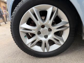 Vauxhall Corsa 1.4i 16v Design 5dr (a/c)