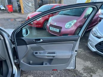 Volkswagen Golf 1.6 FSI SE 5dr