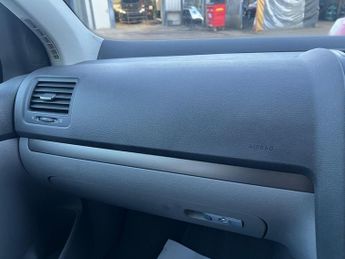 Volkswagen Golf 1.6 FSI SE 5dr