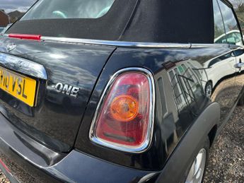 MINI Convertible 1.6 One Steptronic Euro 5 2dr