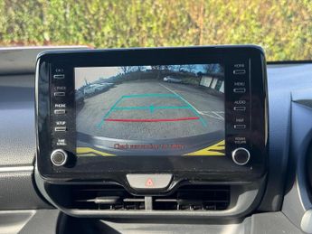 Toyota Yaris 1.5 VVT-h Design E-CVT Euro 6 (s/s) 5dr