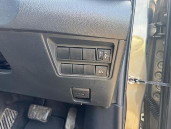 Toyota Yaris 1.5 VVT-h Design E-CVT Euro 6 (s/s) 5dr