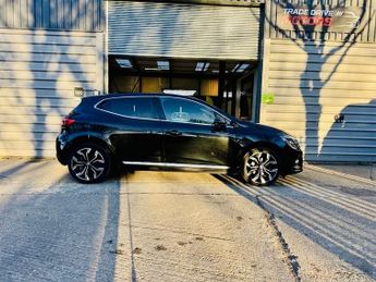 Renault Clio 1.6 E-TECH Techno Auto Euro 6 (s/s) 5dr