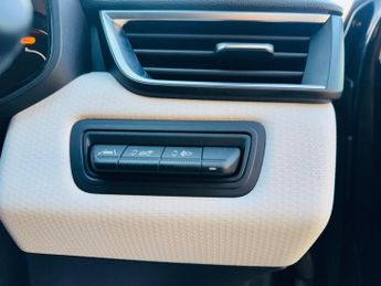 Renault Clio 1.6 E-TECH Techno Auto Euro 6 (s/s) 5dr