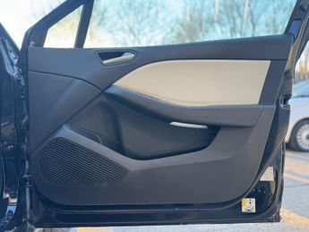 Renault Clio 1.6 E-TECH Techno Auto Euro 6 (s/s) 5dr