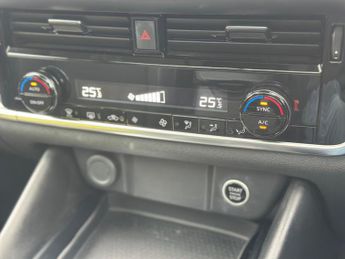 Nissan Qashqai 1.3 DIG-T MHEV N-Connecta XTRON Euro 6 (s/s) 5dr