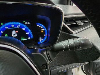 Toyota Corolla 1.8 VVT-h Icon Tech CVT Euro 6 (s/s) 5dr