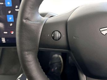 Tesla Model Y SUV 5dr Electric Auto RWD (346 ps)