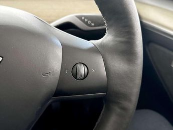 Tesla Model Y SUV 5dr Electric Auto RWD (346 ps)