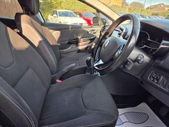 Renault Clio 1.2 16V Dynamique MediaNav Euro 5 5dr