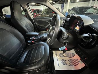 Smart forfour 17.6kWh Exclusive Hatchback 5dr Electric Auto (22kW Charger) (82