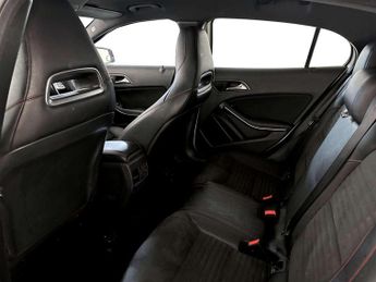 Mercedes-Benz GLA 2.1 GLA200d AMG Line (Executive) SUV 5dr Diesel Manual Euro 6 (s