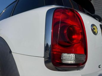 MINI COUNTRYMAN 1.5 7.6kWh Cooper SE Classic SUV 5dr Petrol Plug-in Hybrid Auto 