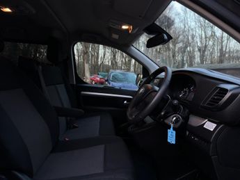 Toyota PROACE Verso 2.0D Shuttle Medium MPV MWB Euro 6 (s/s) 5dr (9 Seat)