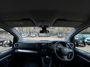 Toyota PROACE Verso 2.0D Shuttle Medium MPV MWB Euro 6 (s/s) 5dr (9 Seat)