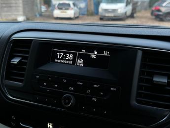 Toyota PROACE Verso 2.0D Shuttle Medium MPV MWB Euro 6 (s/s) 5dr (9 Seat)