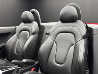 Audi TT RS 2.5 TFSI RS Roadster S Tronic quattro Euro 5 2dr