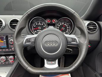 Audi TT RS 2.5 TFSI RS Roadster S Tronic quattro Euro 5 2dr