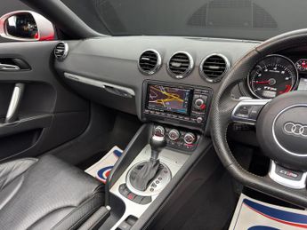Audi TT RS 2.5 TFSI RS Roadster 2dr Petrol S Tronic quattro Euro 5 (340 ps)