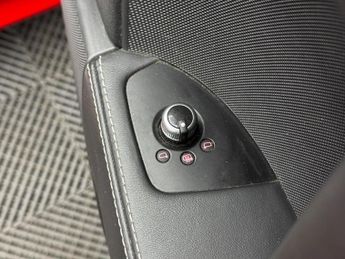 Audi TT RS 2.5 TFSI RS Roadster 2dr Petrol S Tronic quattro Euro 5 (340 ps)