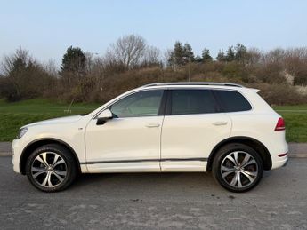 Volkswagen Touareg 3.0 TDI V6 BlueMotion Tech R-Line Tiptronic 4WD Euro 5 (s/s) 5dr