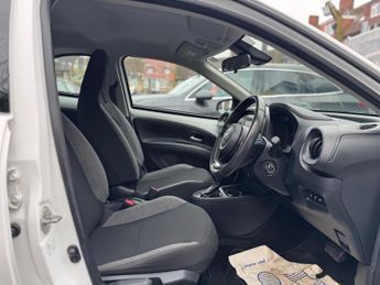 Toyota Aygo X 1.0 VVT-i Pure x-shift Euro 6 (s/s) 5dr