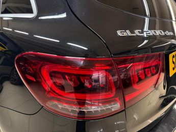 Mercedes-Benz GLC 2.0 GLC300de 13.5kWh AMG Line (Premium) G-Tronic+ 4MATIC Euro 6 