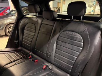 Mercedes-Benz GLC 2.0 GLC300de 13.5kWh AMG Line (Premium) G-Tronic+ 4MATIC Euro 6 